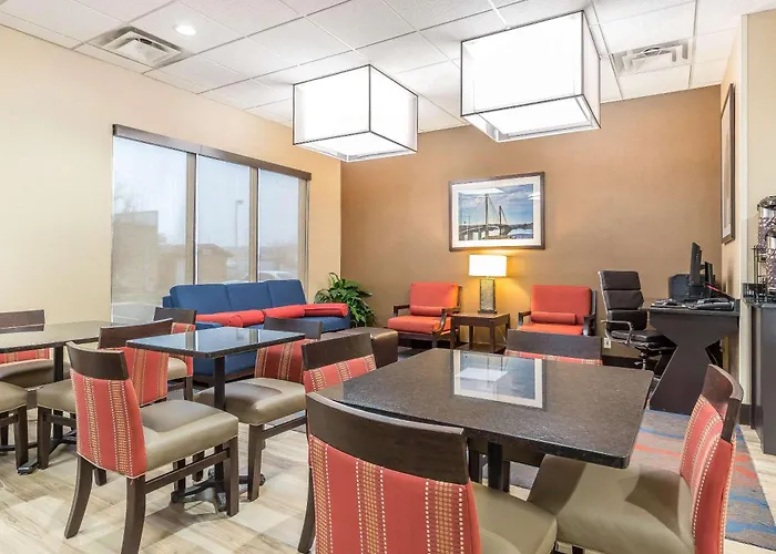 Inn Comfort Near I-255