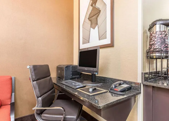 Comfort Near I-255 Inn